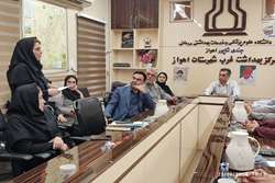 اولین جلسه آموزشی بسته خدمات پایه سلامت کارکنان دولت در سال 1403در مرکز بهداشت غرب شهرستان اهواز برگزار شد